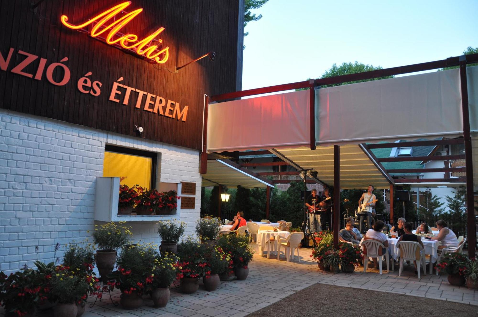 Hotel Melis 발라톤엘 외부 사진