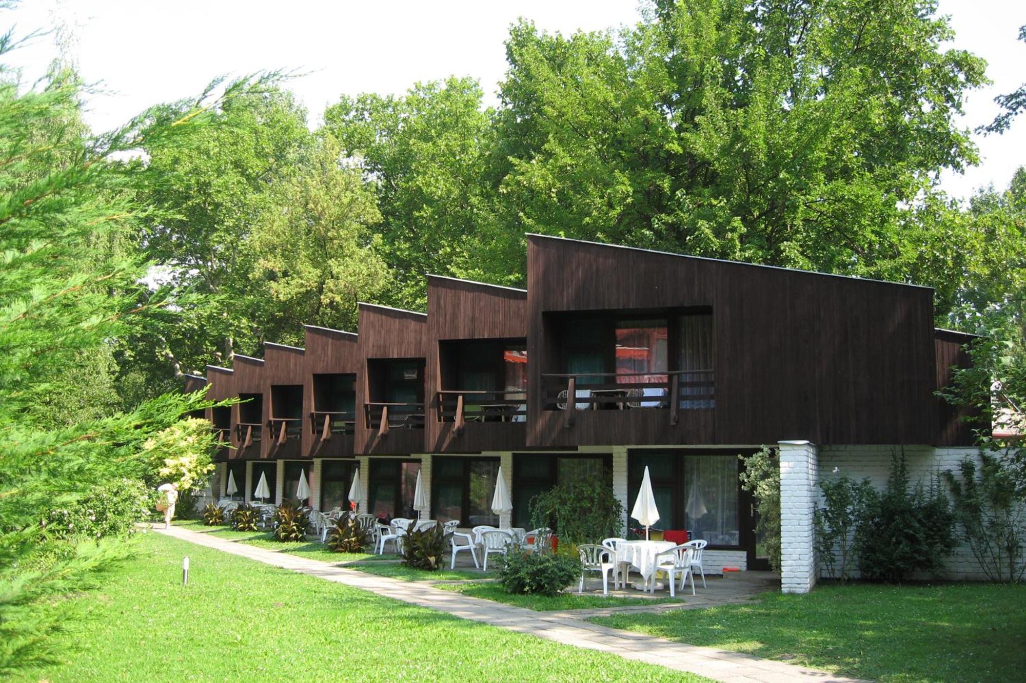 Hotel Melis 발라톤엘 외부 사진